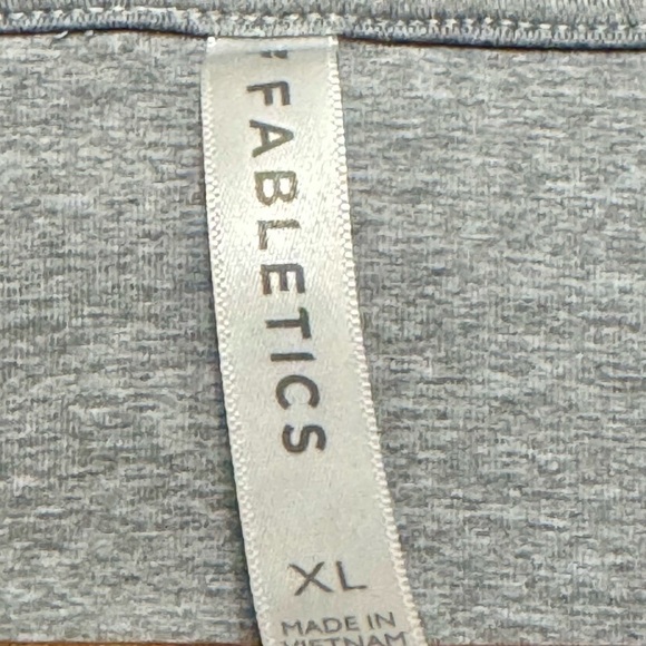 FABLETICS Cloud Jersey Cropped Gray Supersoft Athleisure Workout Hoodie XL - Picture 9 of 10